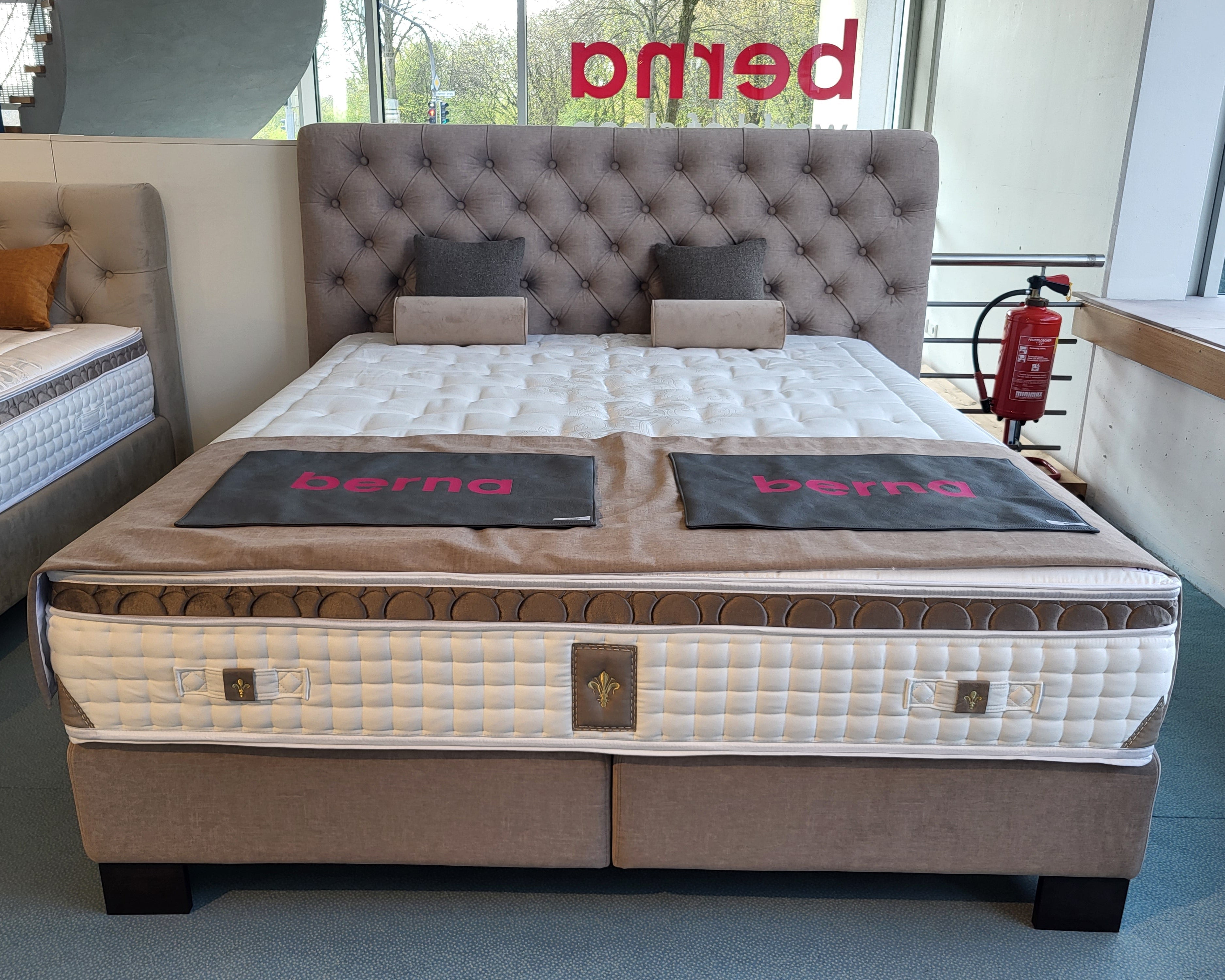 Boxspringbett 180 x 200 Modell Chesterfield – Ausstellungsstueck