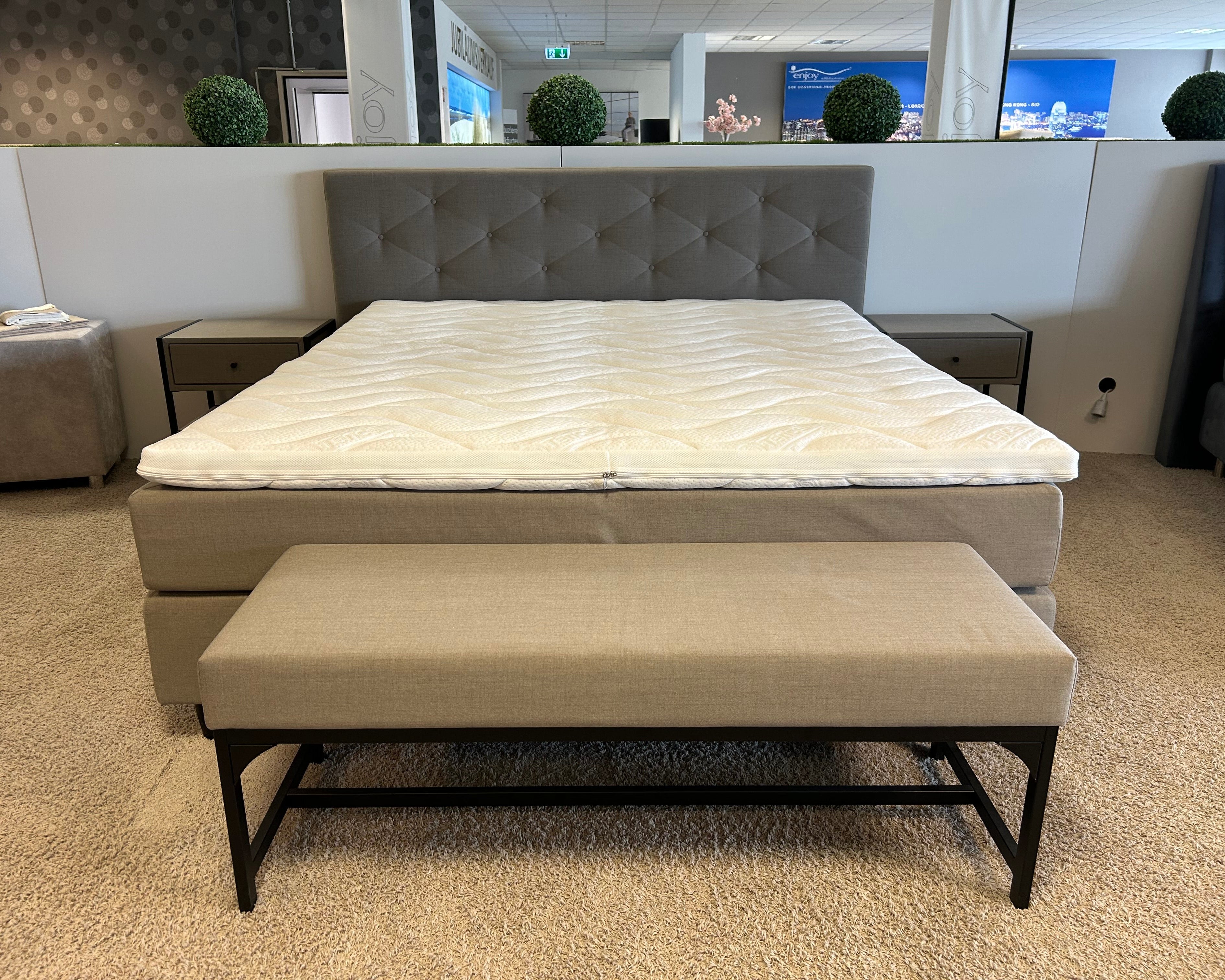 Boxspringbett 180x200 cm Modell York Button – Ausstellungsbett Standort Paderborn