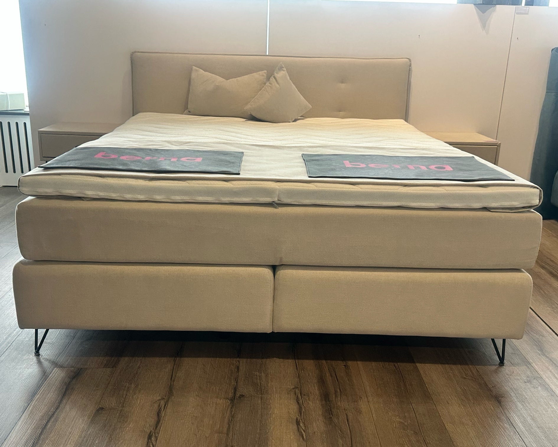 Boxspringbett 180x200 mit niedrigem Kopfteil – Modell San Remo – Ausstellungsbett Standort Krefeld