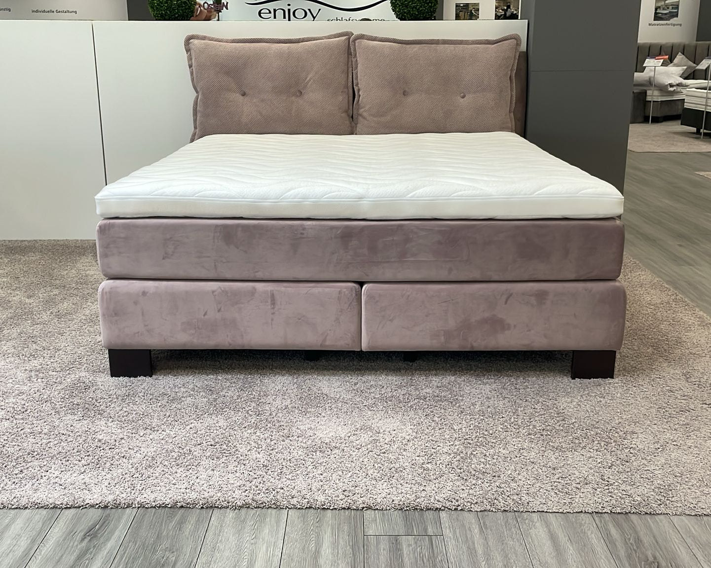 Boxspringbett Ausstellungsstueck Prag 2